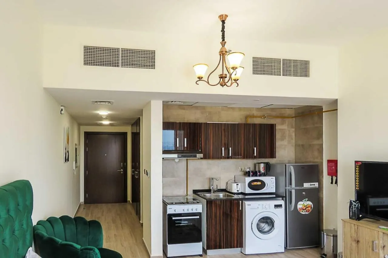 Oyo 860 Studio Apartment, Maya Tower 4, Jumeirah Village Triangle Guest house Dubai